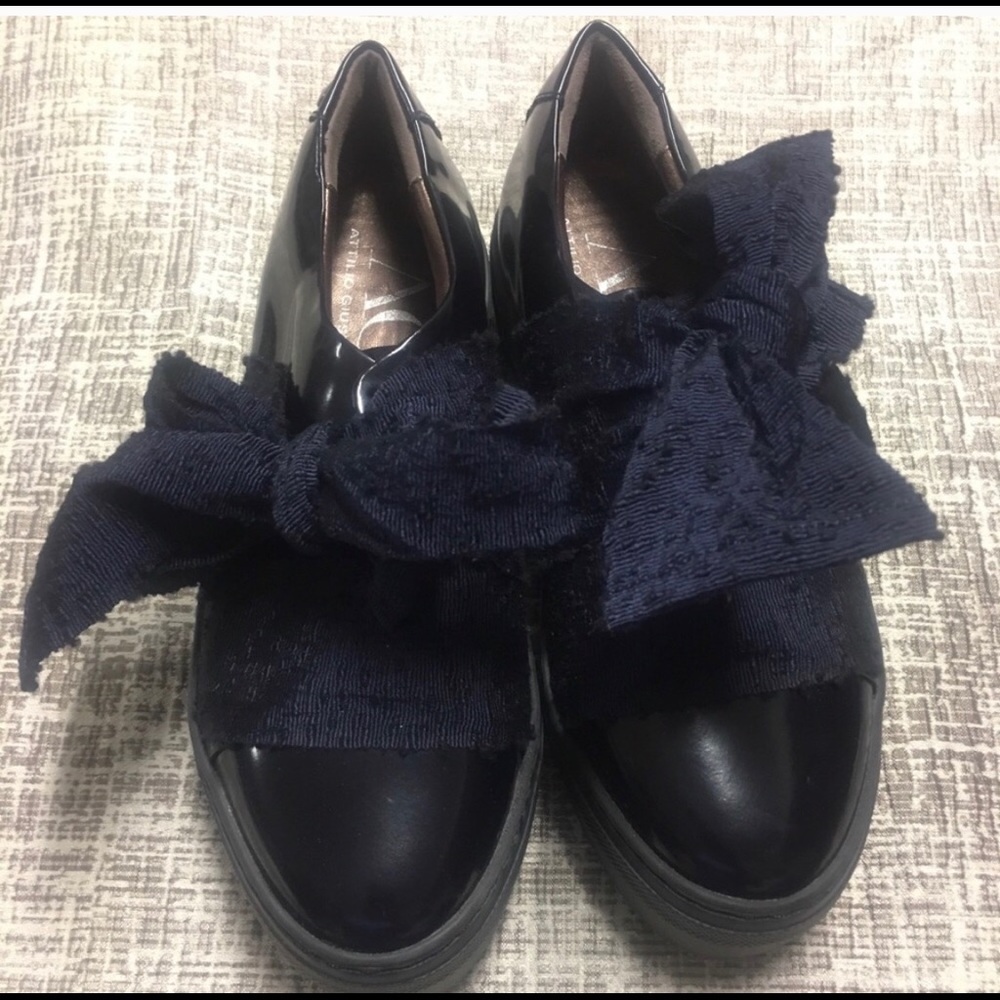NWOB AGL Black/Navy bow sneakers